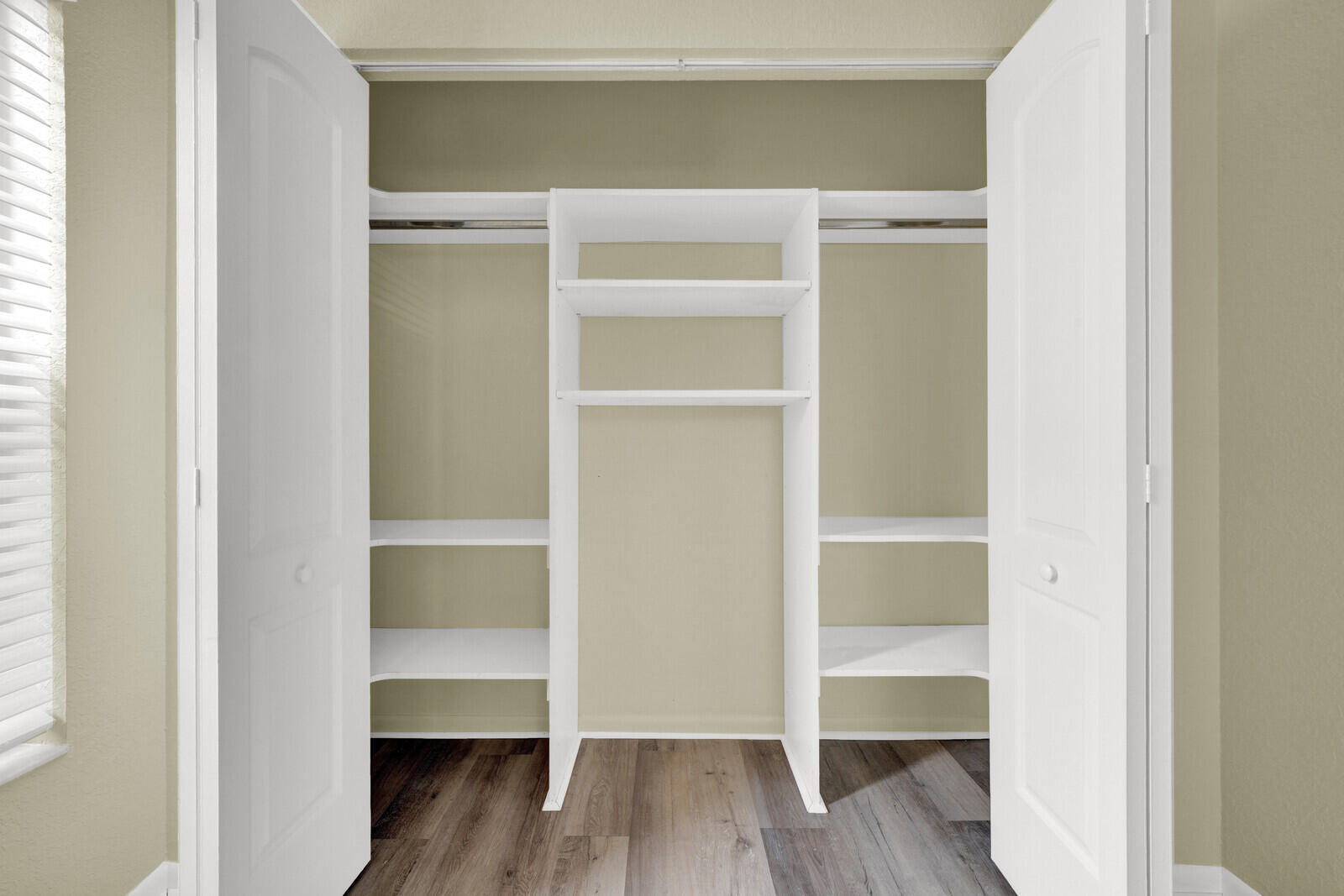 ROLLING GREEN RIDGE 1ST ADD - Residential