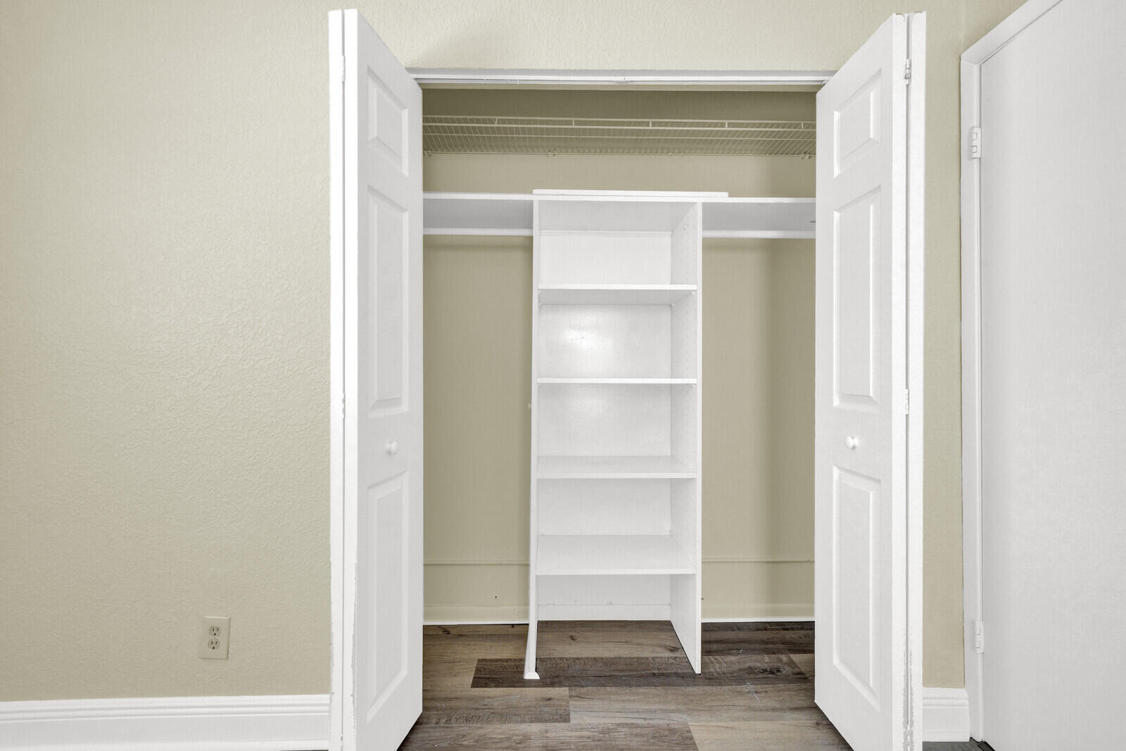 ROLLING GREEN RIDGE 1ST ADD - Residential