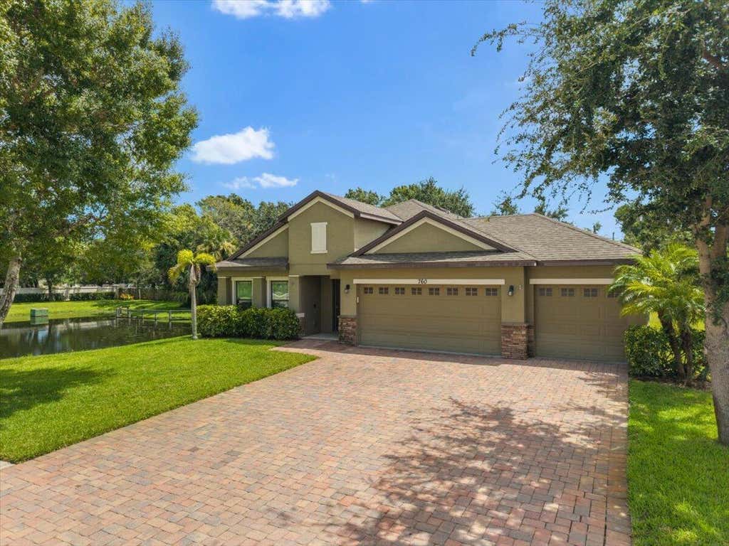 Photo of 760 22ND Avenue, Vero Beach, FL 32962 (MLS # B26068765)