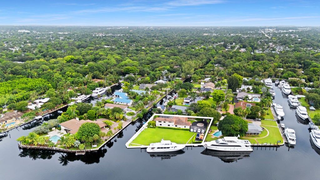Photo of 2461 SW 27TH Terrace, Fort Lauderdale, FL 33312 (MLS # B26080587)