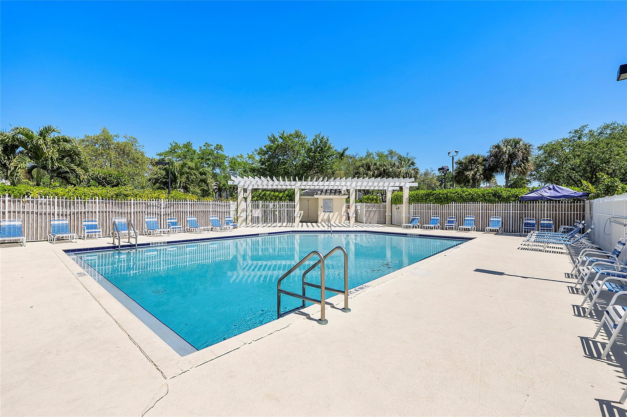 5620 NW 98th Way