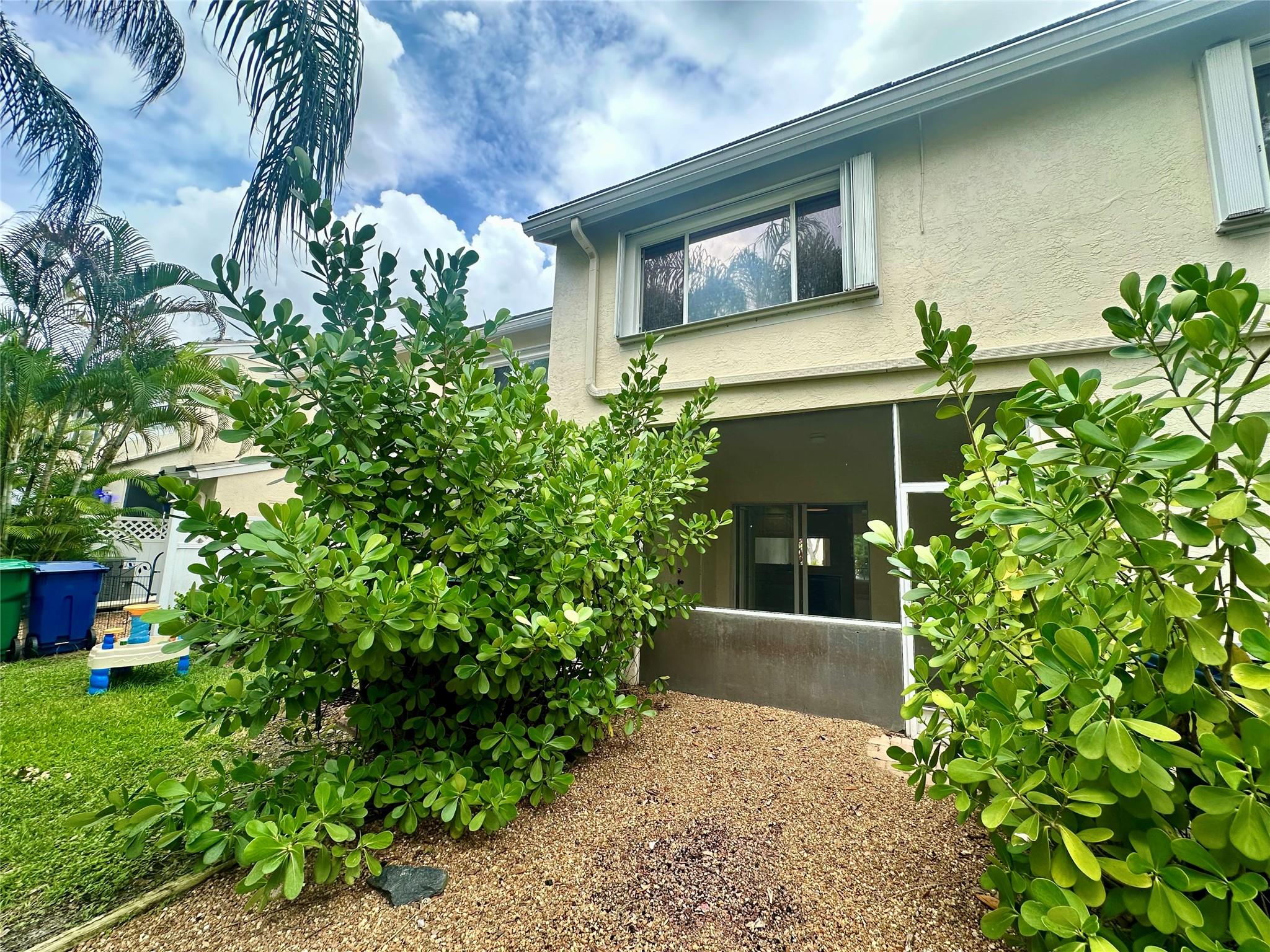 CORAL REEF CLUB - Residential Lease