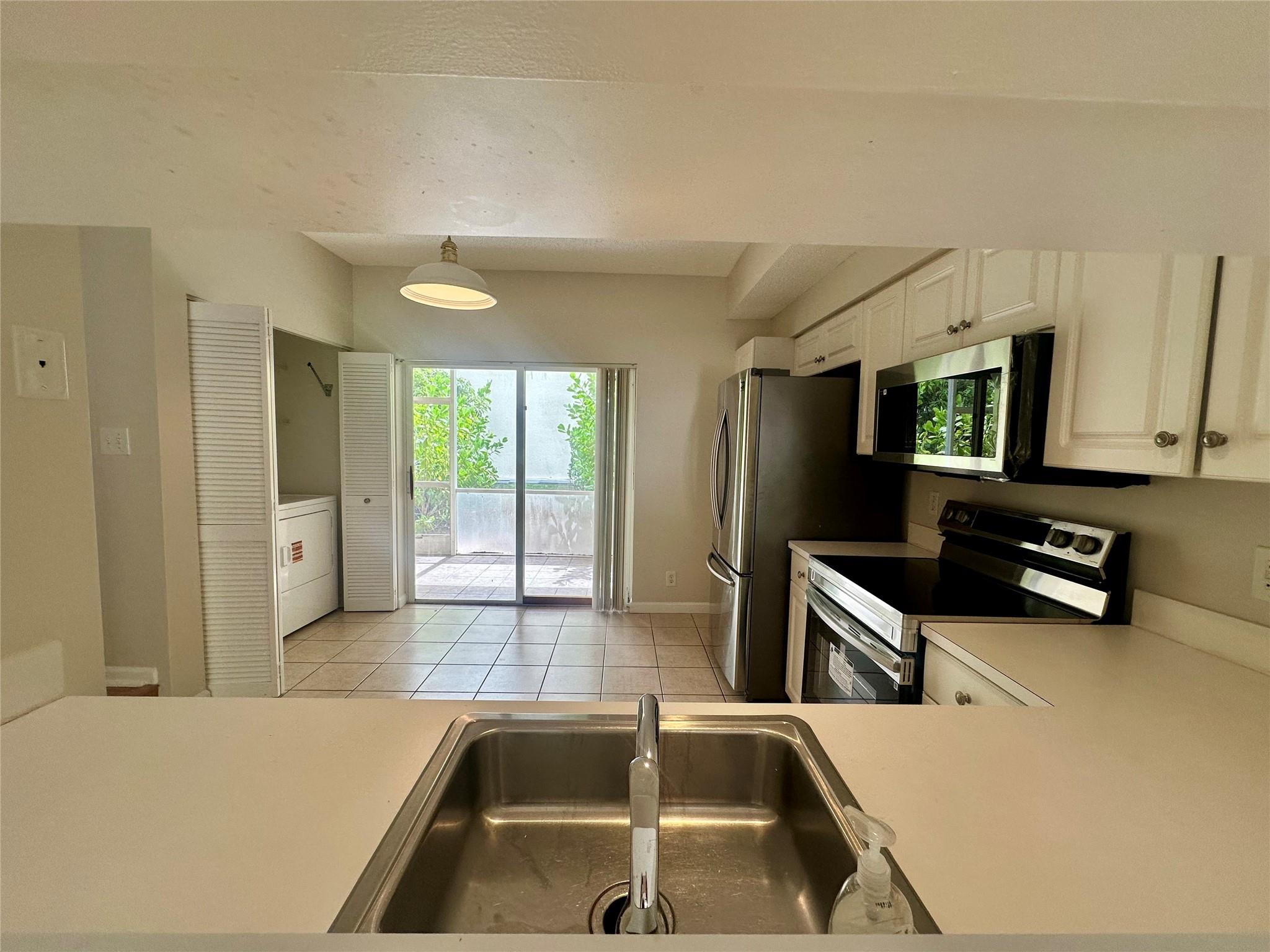 CORAL REEF CLUB - Residential Lease