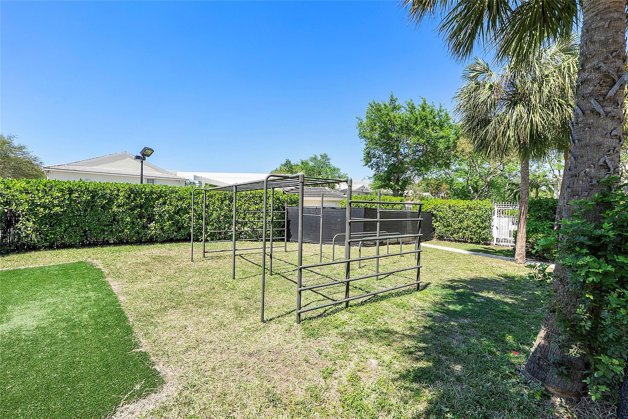 CORAL REEF CLUB - Residential Lease