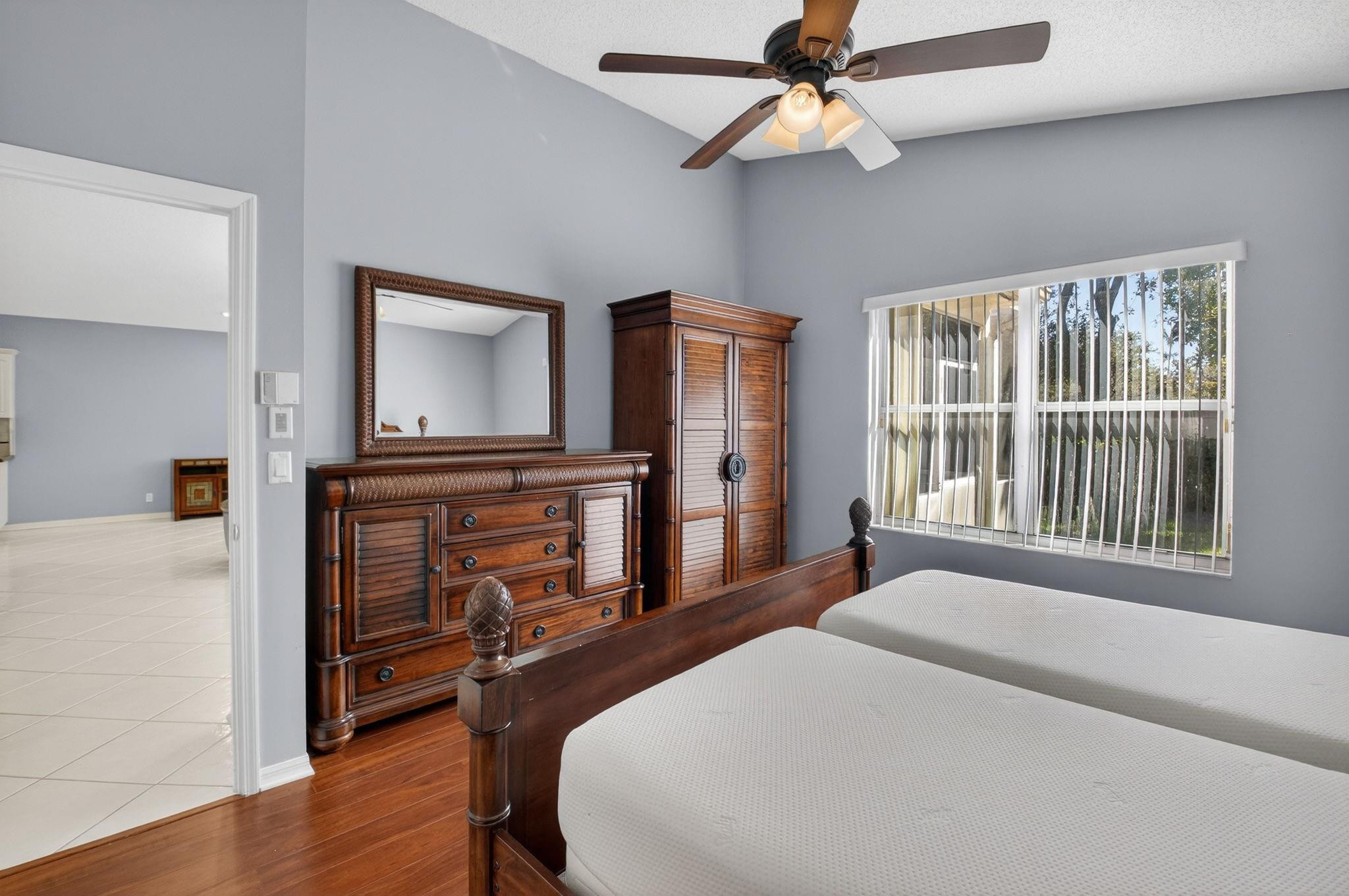 Indian Hills 01 - Residential