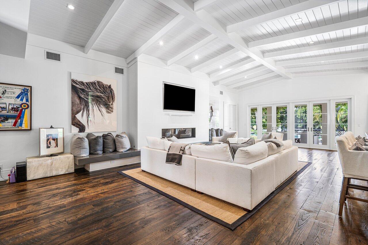 EQUESTRIAN CLUB ESTATES 1 - Residential