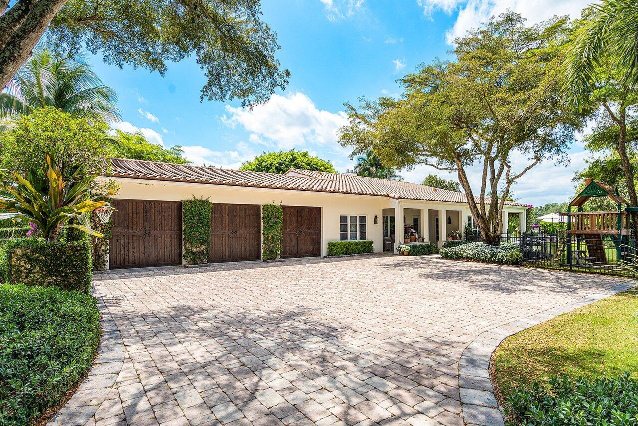 EQUESTRIAN CLUB ESTATES 1 - Residential