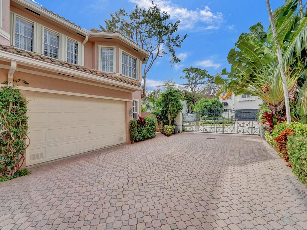 Photo of 200 NE 14th Avenue #8, Fort Lauderdale, FL 33301 (MLS # R10946537)