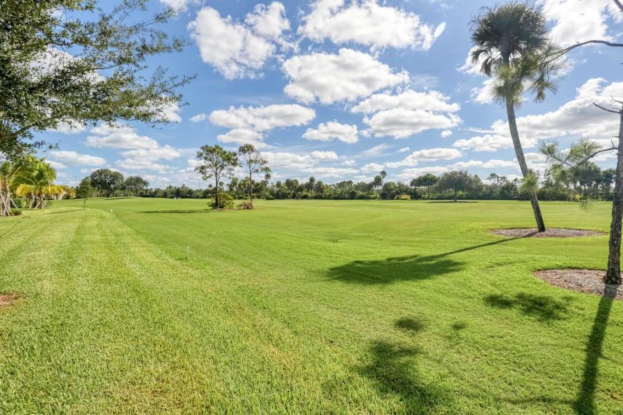 JUPITER COUNTRY CLUB COND - Residential