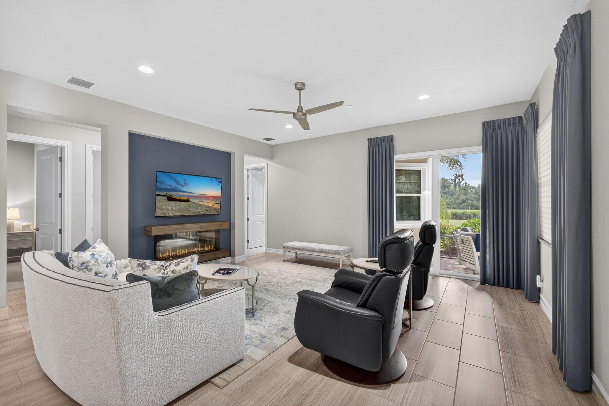 JUPITER COUNTRY CLUB COND - Residential