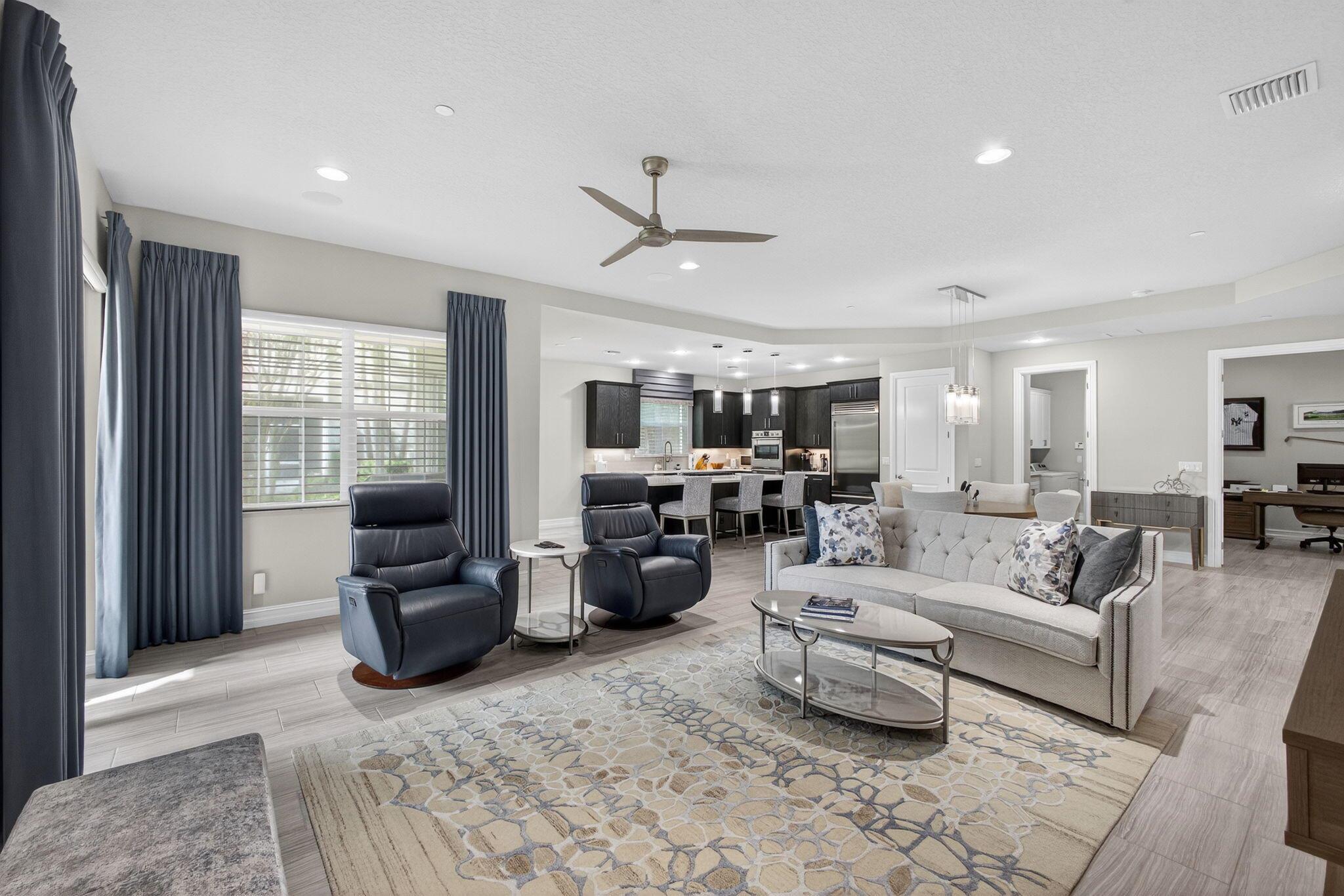 JUPITER COUNTRY CLUB COND - Residential