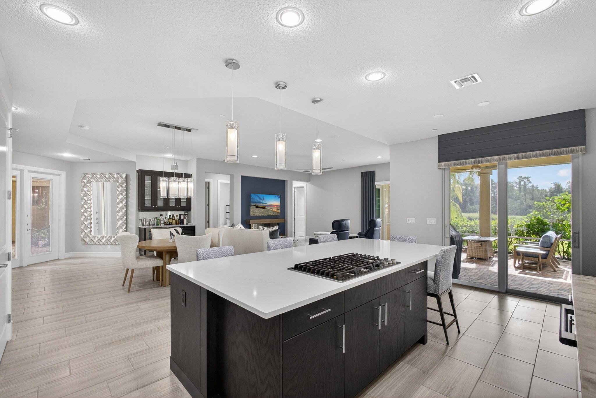 JUPITER COUNTRY CLUB COND - Residential