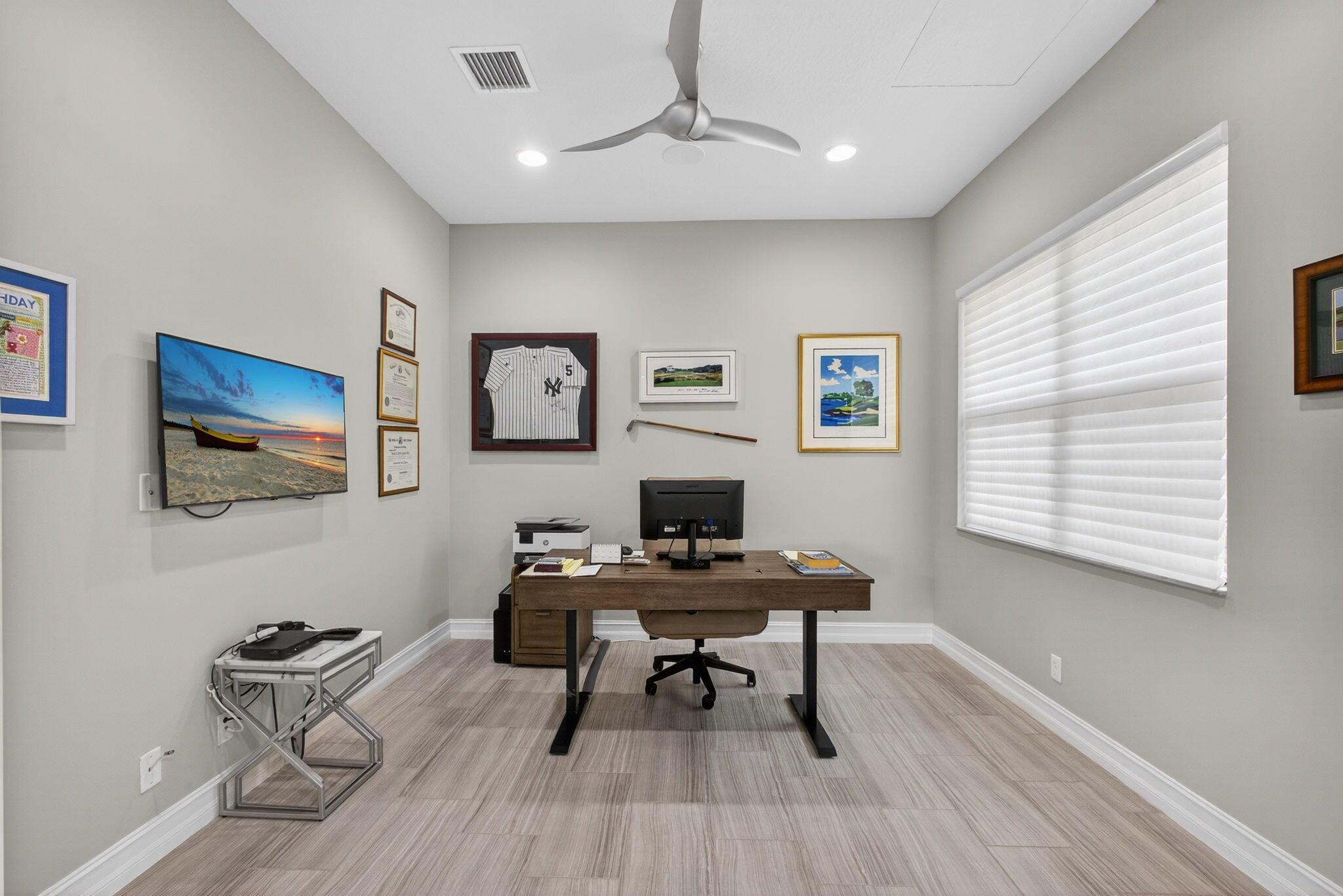 JUPITER COUNTRY CLUB COND - Residential