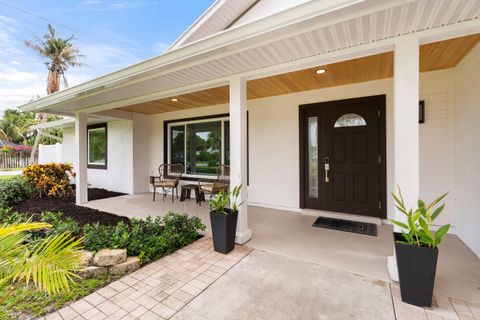 Photo of 701 SE Dolphin Drive, Stuart, FL 34996 (MLS # B26035399)