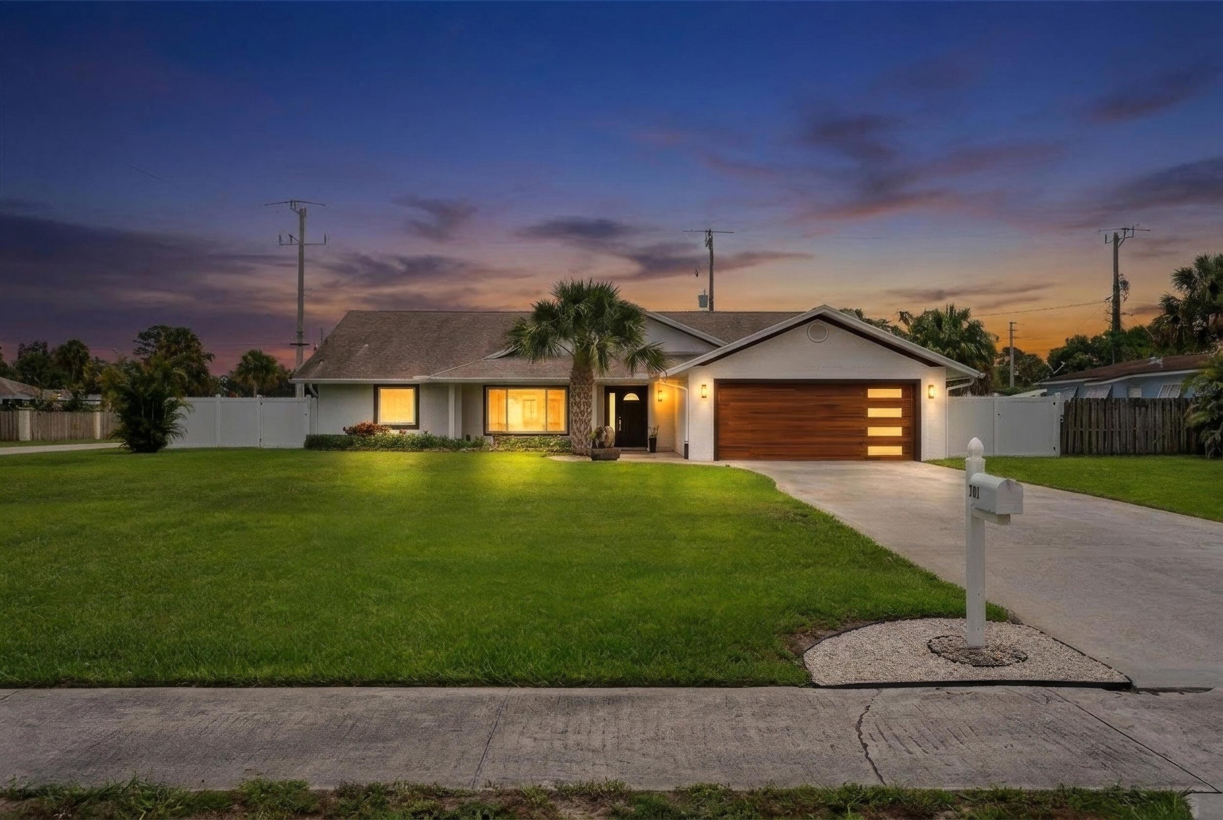 701 SE Dolphin Drive