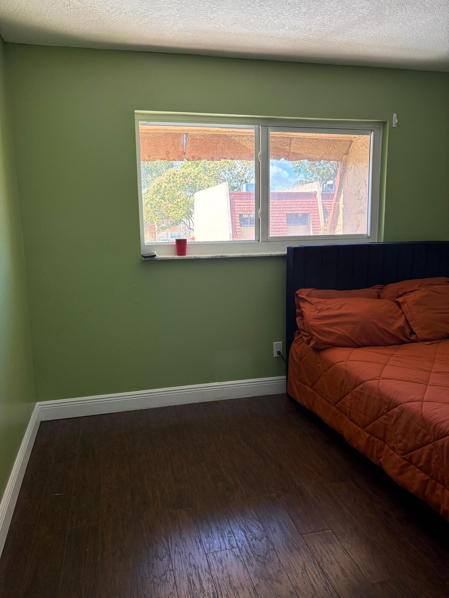 SHAKER VILLAGE PHASE 1 - Residential Lease