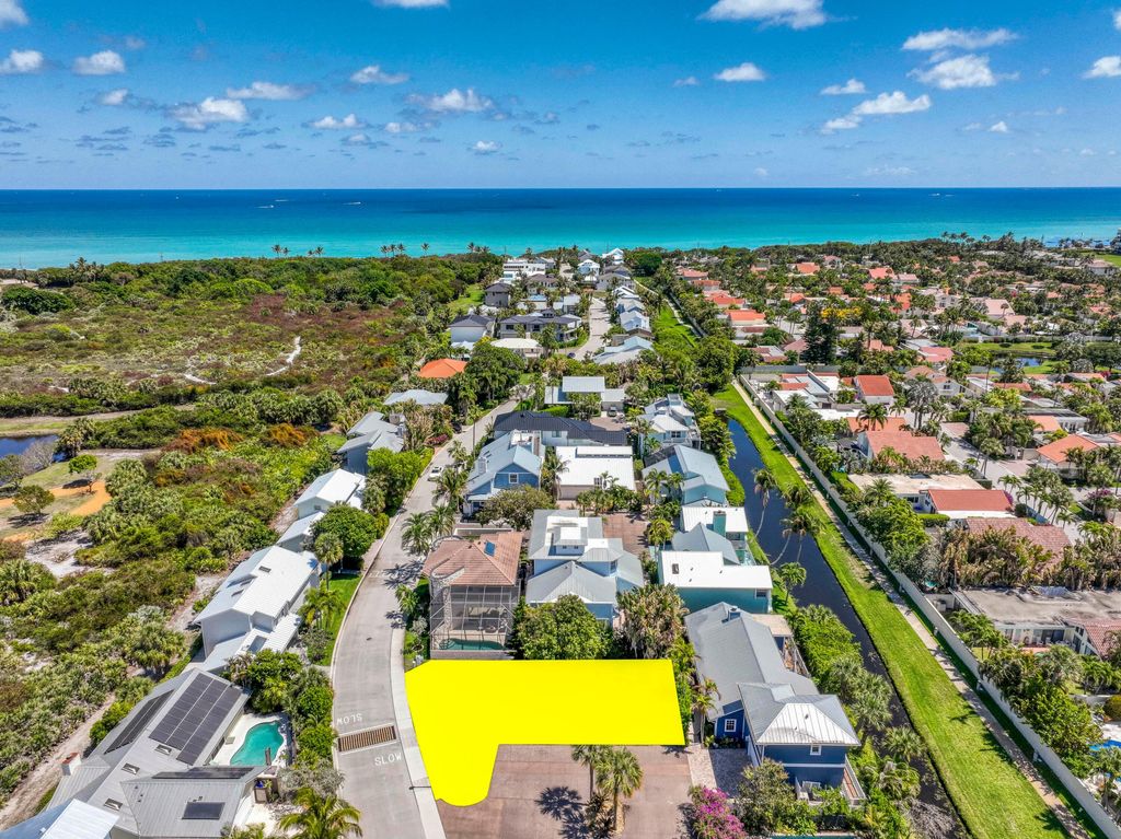 Photo of 700 Xanadu Place, Jupiter, FL 33477 (MLS # B26010575)