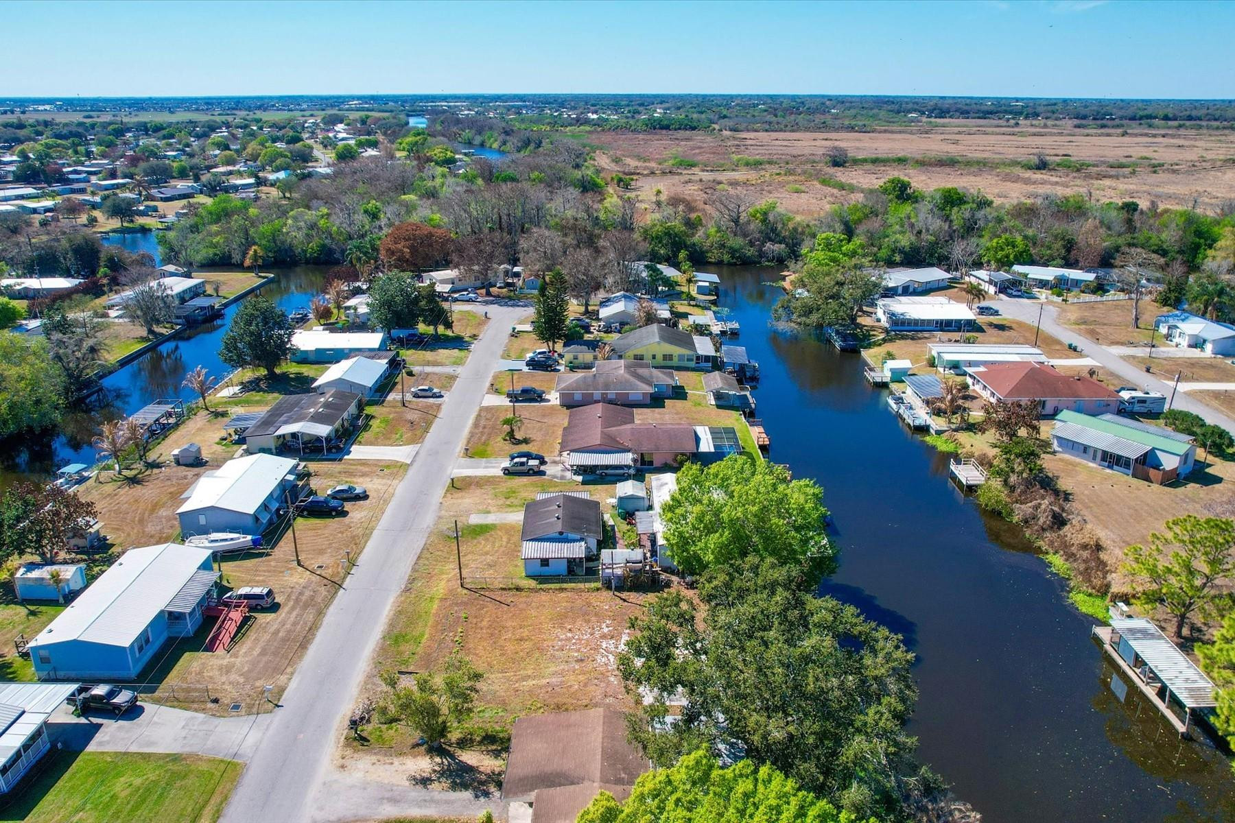 Treasure Island Un 08 - Land