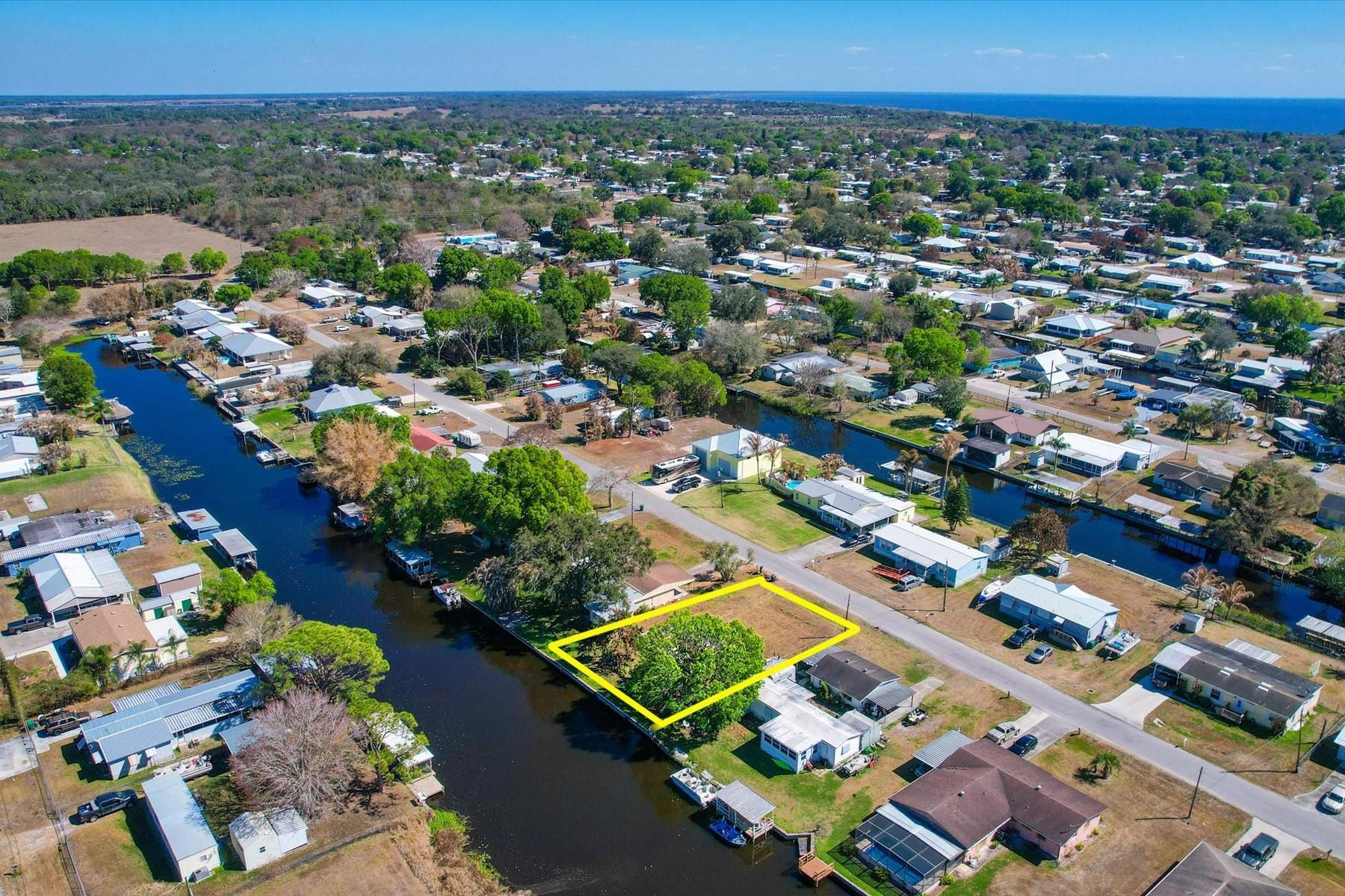 Treasure Island Un 08 - Land