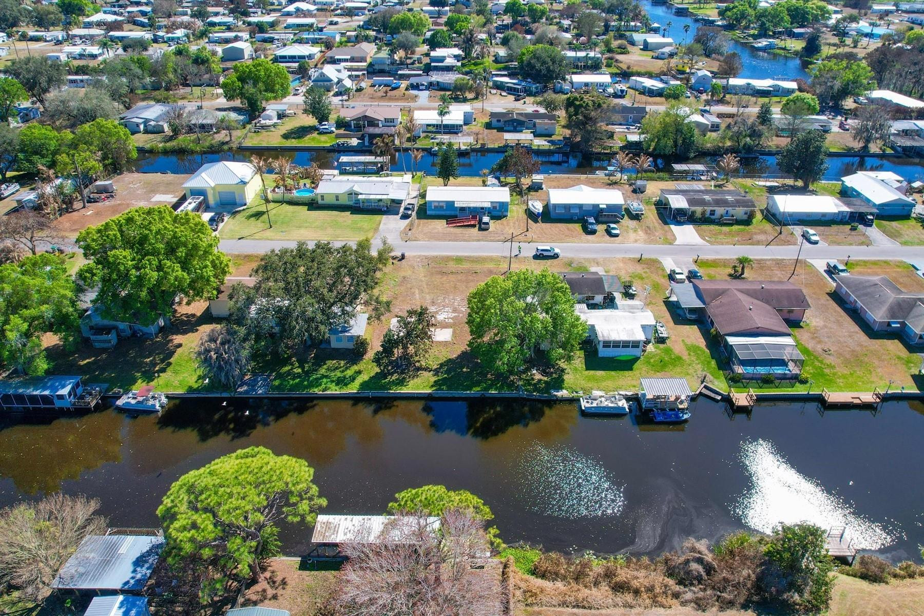 Treasure Island Un 08 - Land