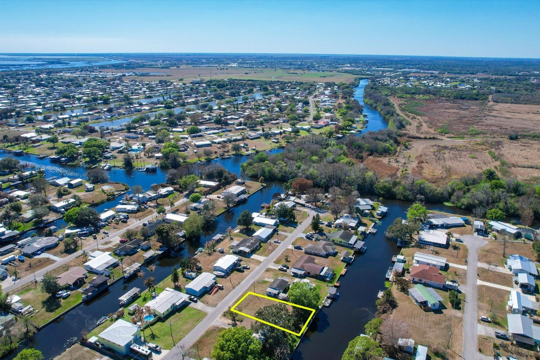 Treasure Island Un 08 - Land