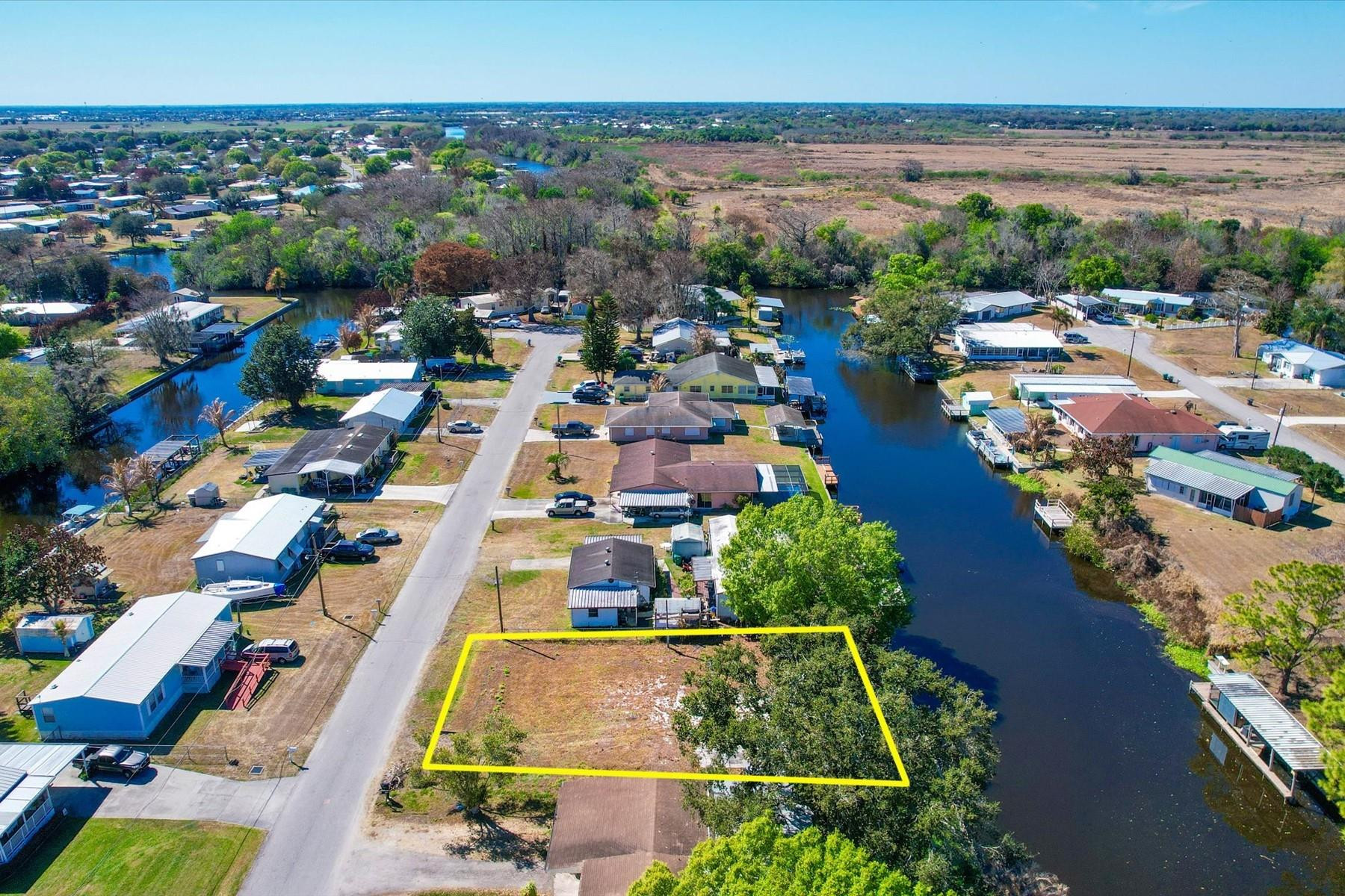 Treasure Island Un 08 - Land