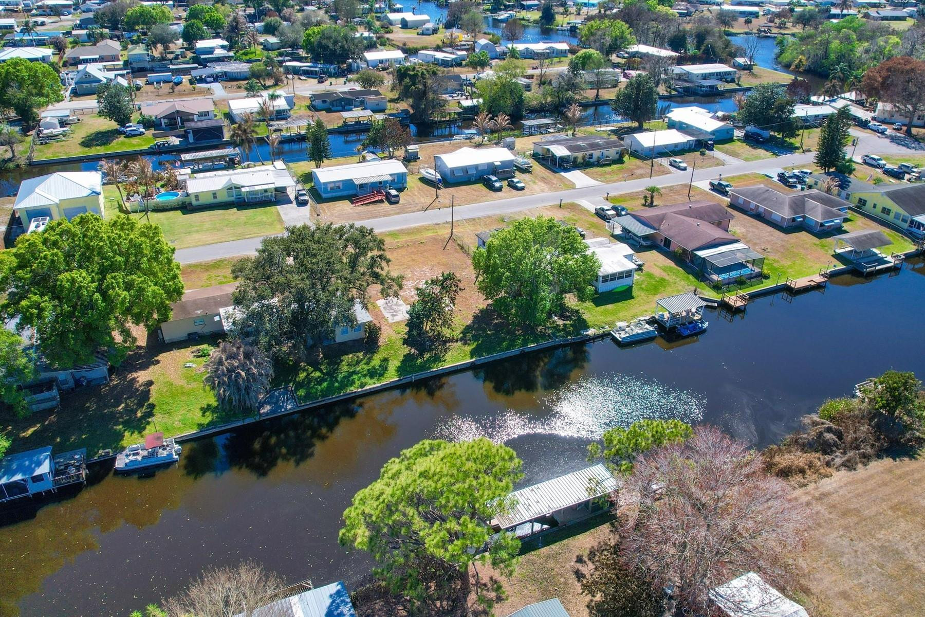 Treasure Island Un 08 - Land