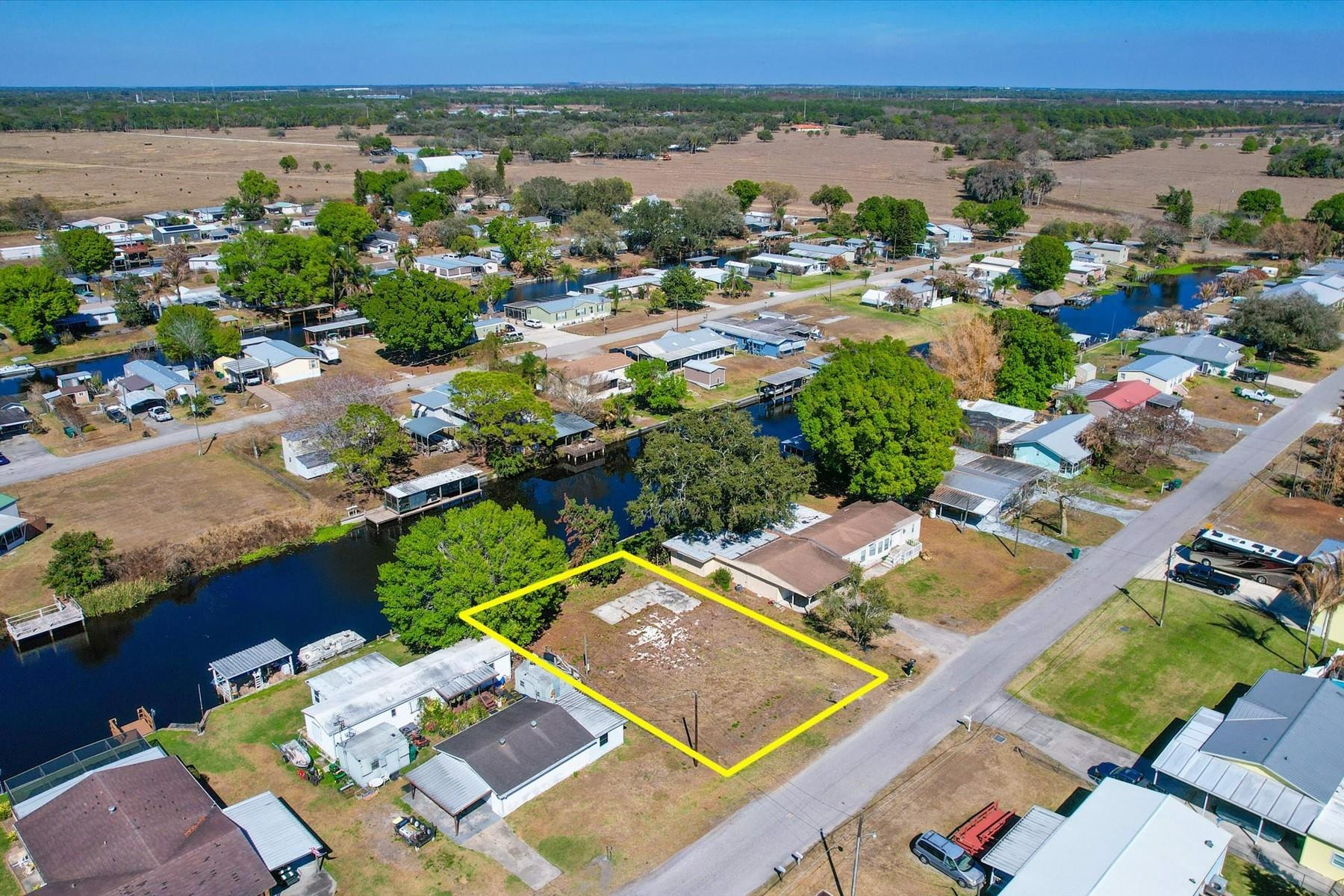 Treasure Island Un 08 - Land