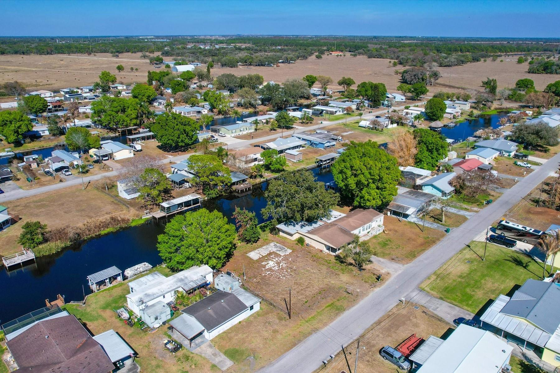 Treasure Island Un 08 - Land