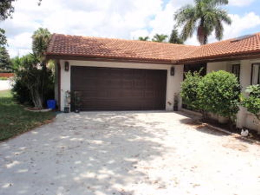 LOOKING FOR TLC ... JUST REDUCED 20K, NEWER BARREL TILE ROOF,NEWER POOL SCREEN CAGE,NEWER CENTRAL A/C ALL UP TO NEW BUILDING CODES SHUTTERS FOR WINDOWS, CENTRAL VAC , NEW DIAMOND BRIGHT IN POOL, CORNER LOT WITH VIEW OF LAKE FROM FRONT DOOR,NEWER WOOD FLOORS IN MASTER,VAULTED CEILINGS IN EVERY ROOM 2275+ UNDER AIR TO MAKE YOUR OWN HOUSE DOES NEED TO BE UPDATED TO MAKE IT YOUR HOME, $5000 CREDIT AT CLOSE FOR UPDATES WITH ACCEPTED OFFER