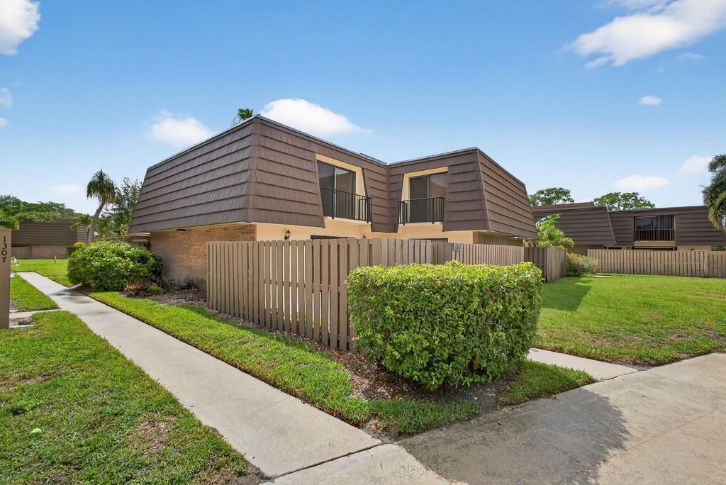 Photo of 1119 11th Court, Palm Beach Gardens, FL 33410 (MLS # R11104829)