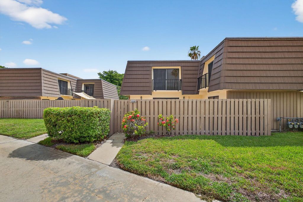 Photo of 1119 11th Court, Palm Beach Gardens, FL 33410 (MLS # R11104829)