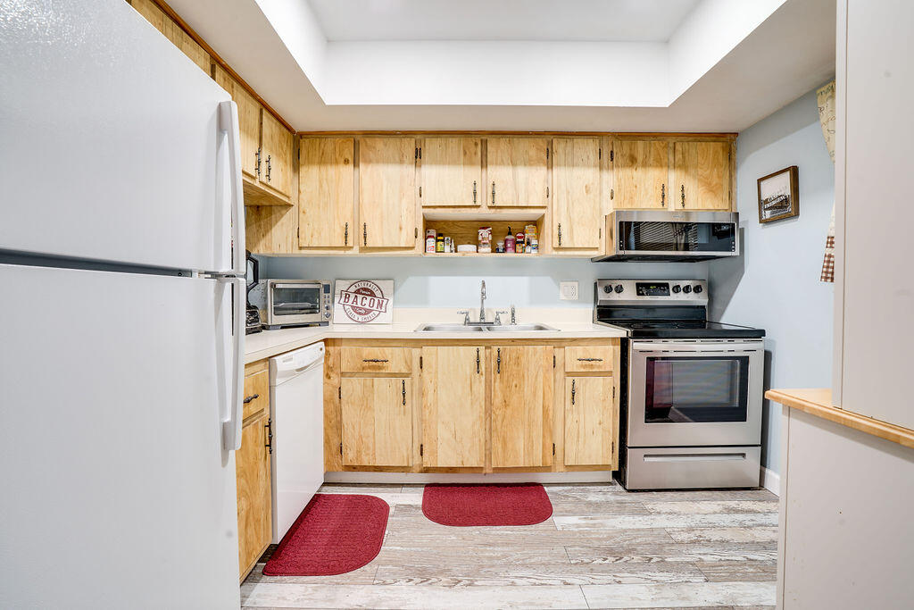 TIERRA VERDE CONDO 09 - Residential