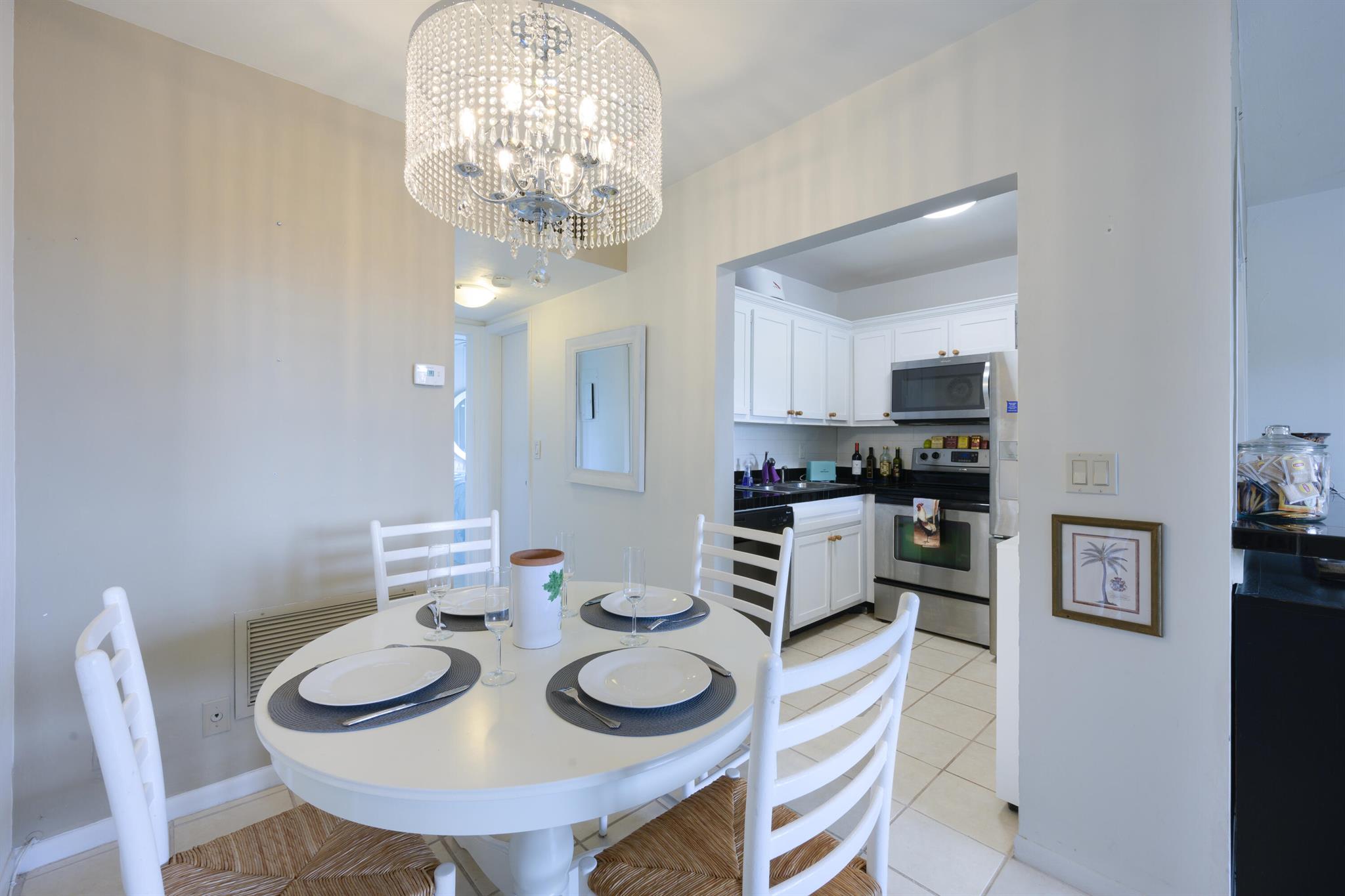 MURRY HILLS APT BLDG COND - Residential