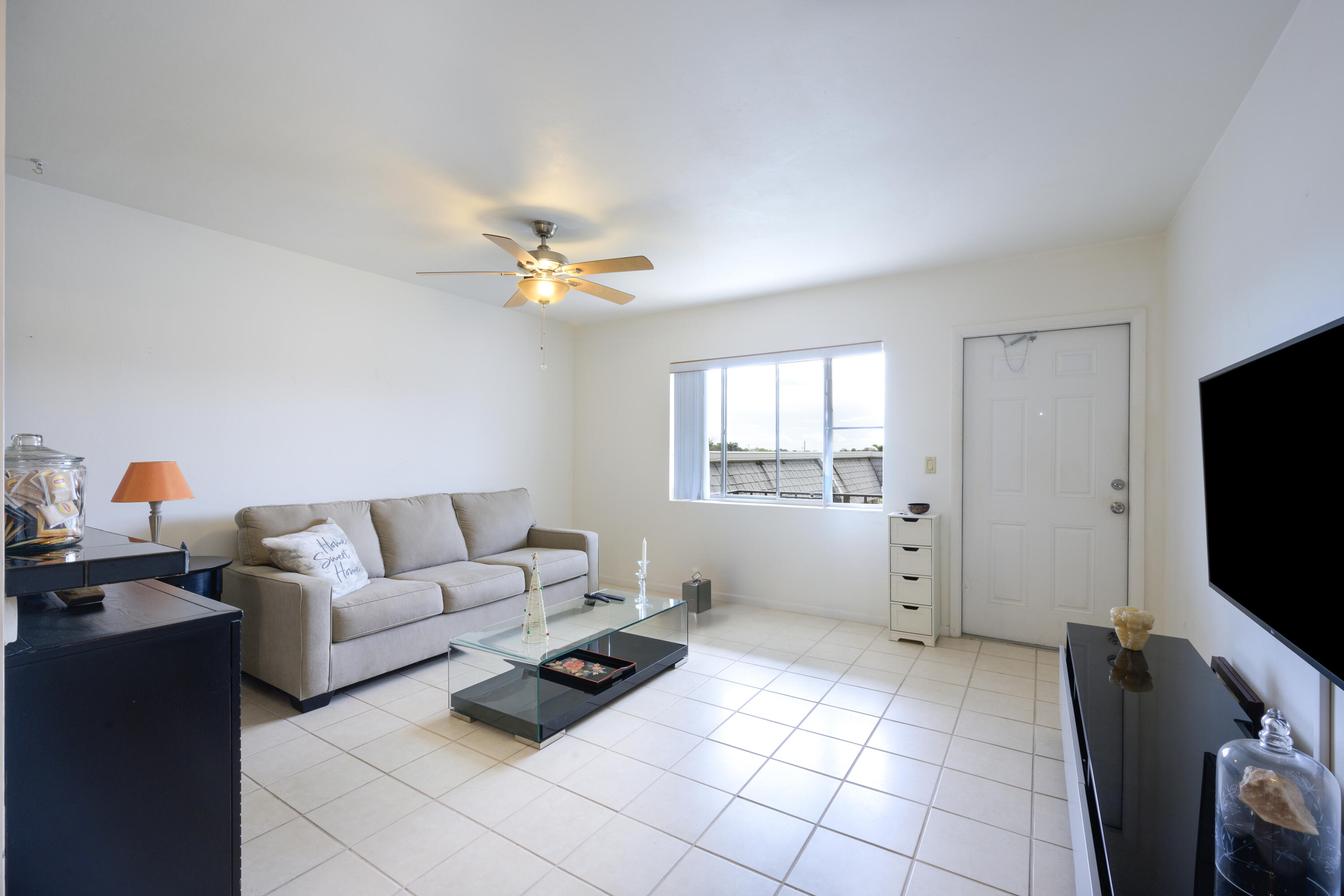 3402 Cynthia Lane 208