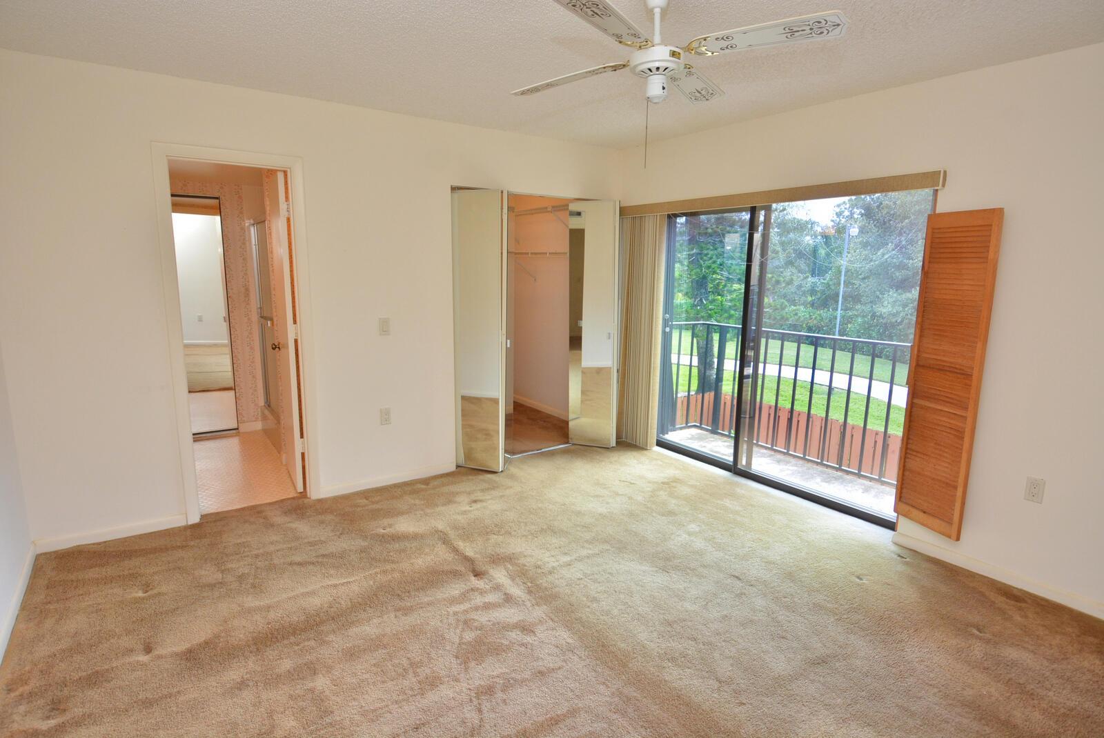 EMERALD LAKES - Residential