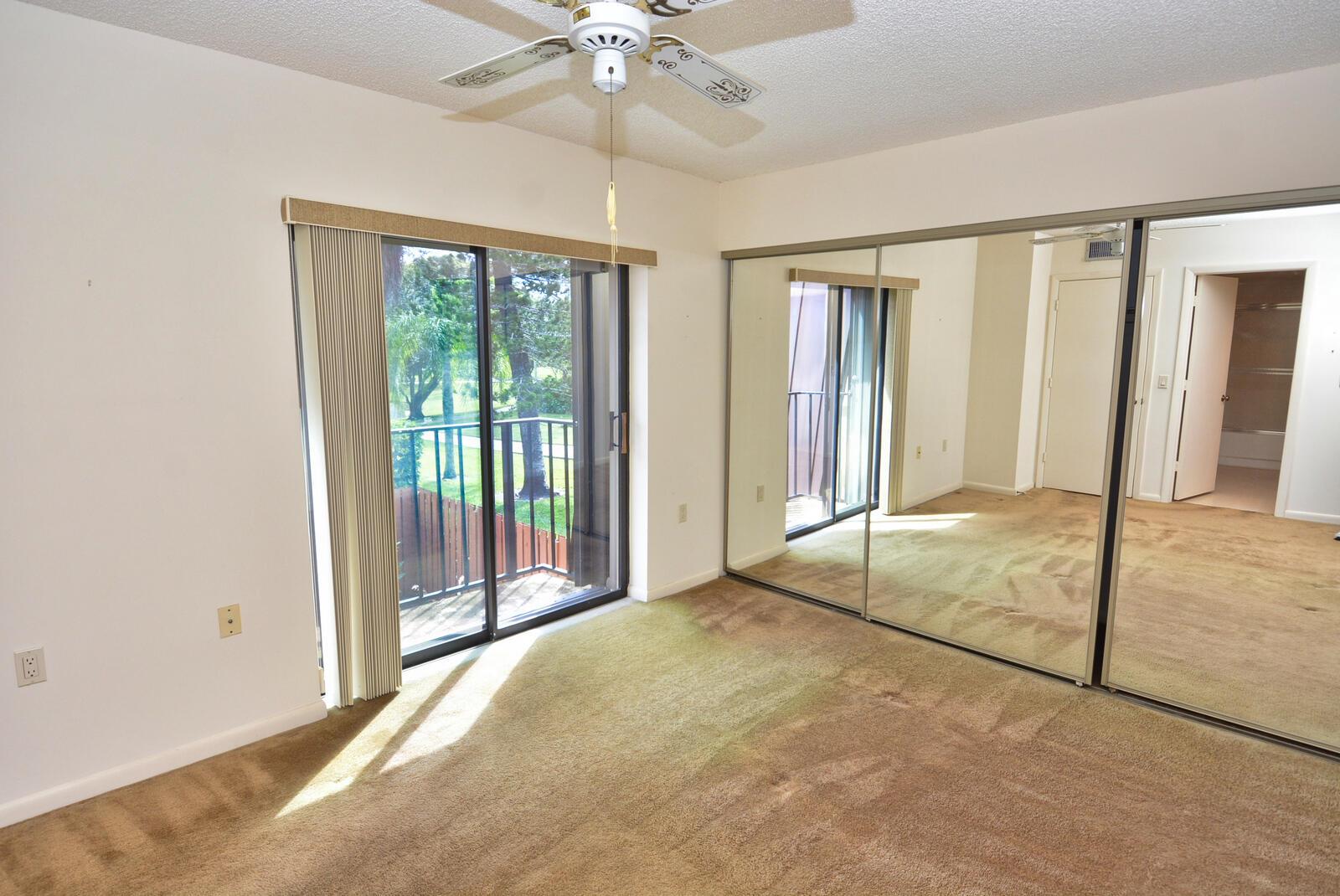 EMERALD LAKES - Residential
