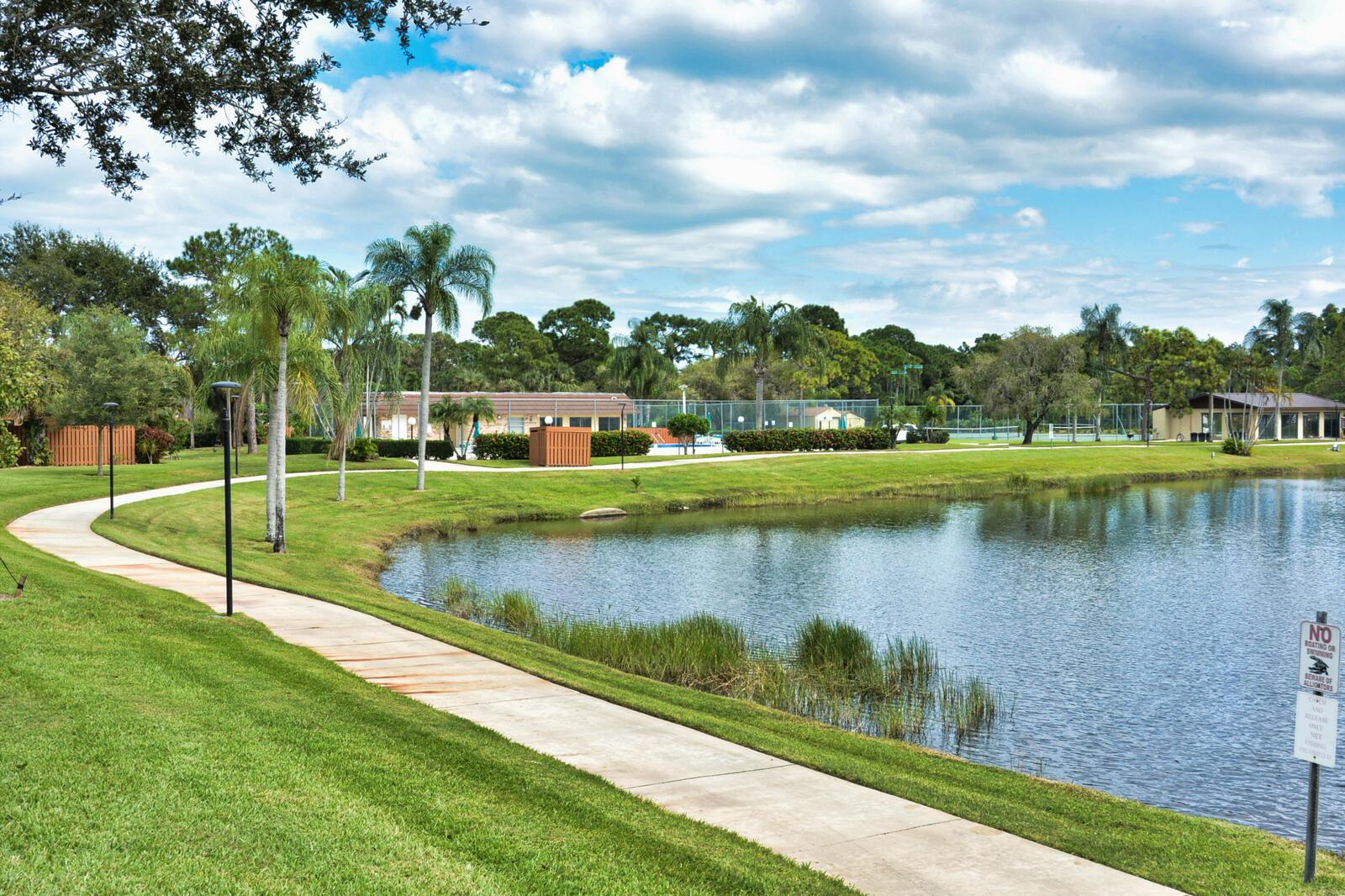 EMERALD LAKES - Residential