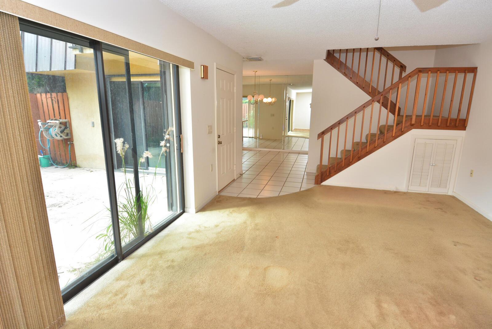 EMERALD LAKES - Residential