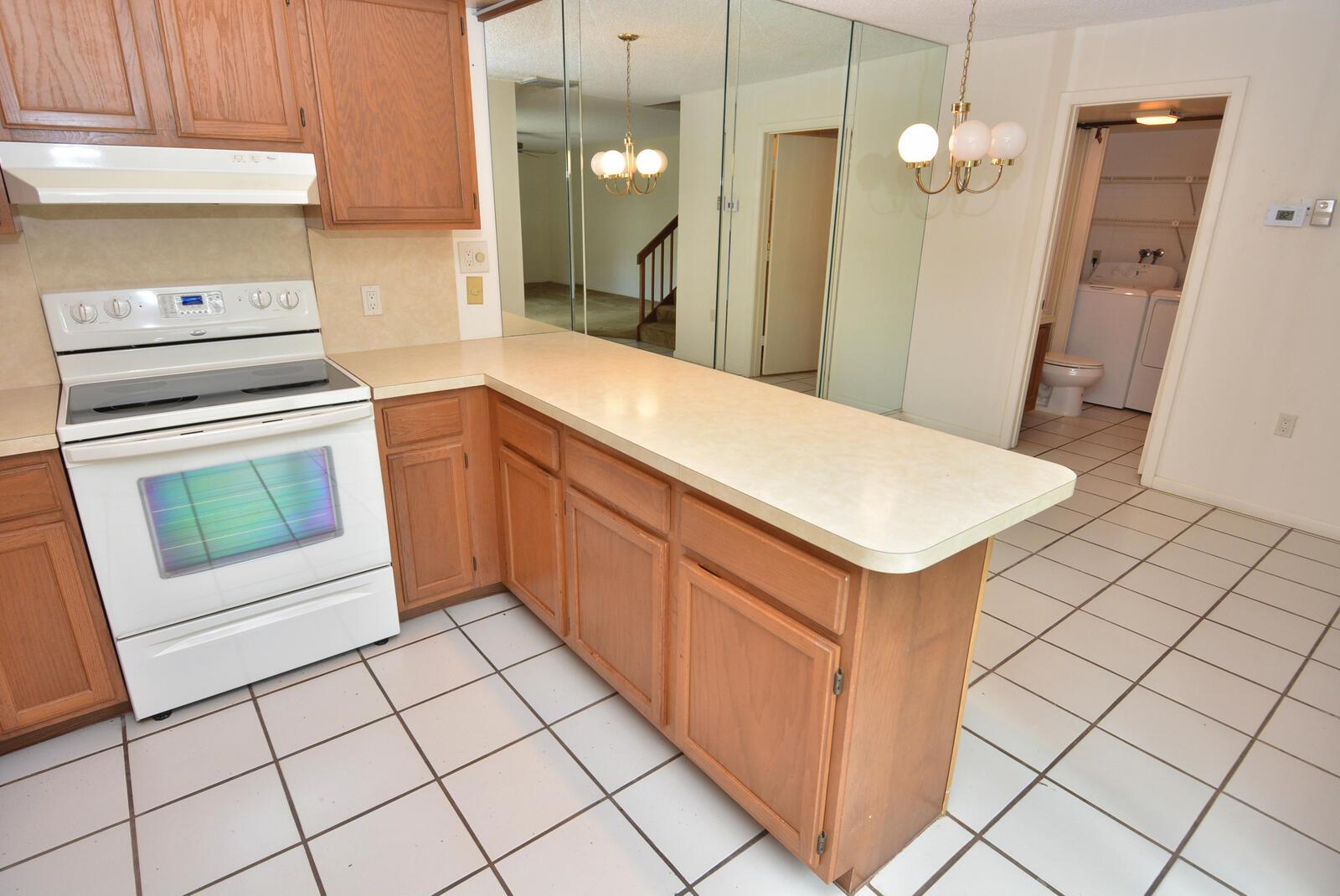 EMERALD LAKES - Residential