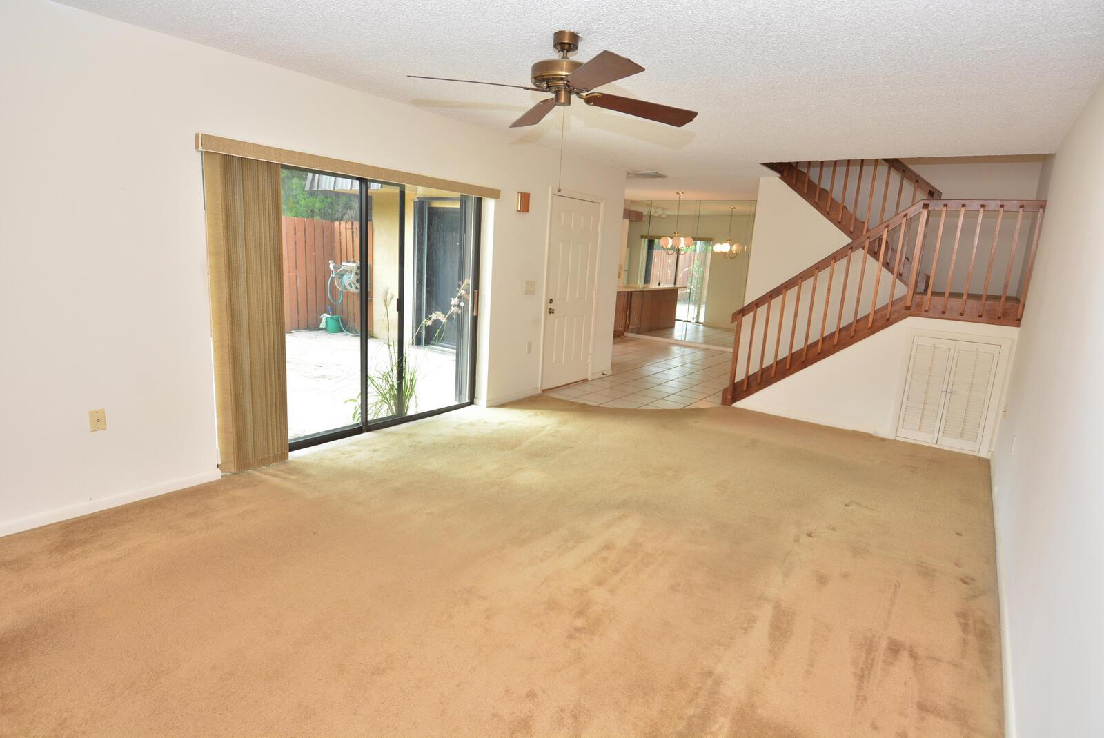 EMERALD LAKES - Residential