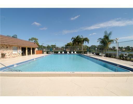 EMERALD LAKES - Residential