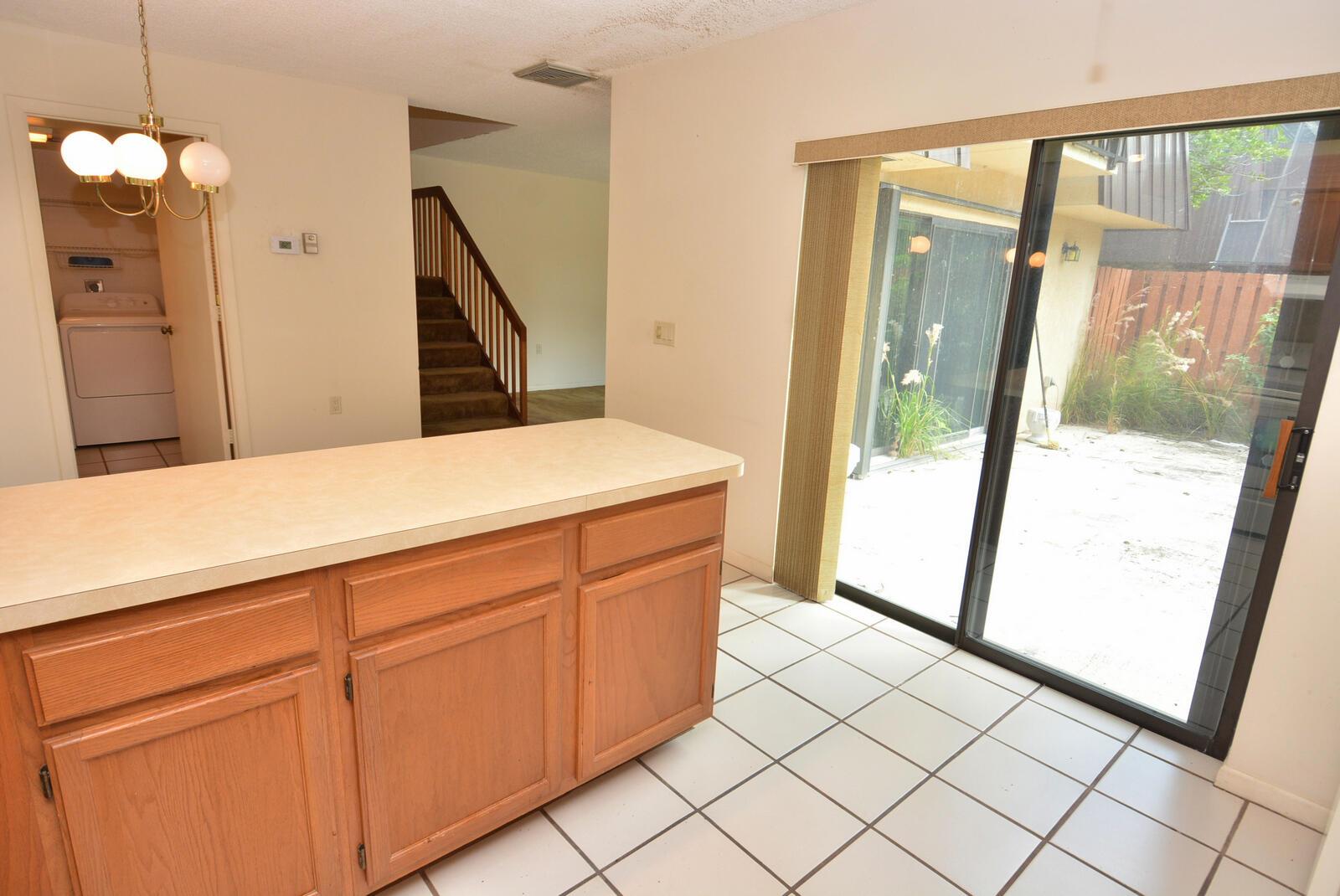 EMERALD LAKES - Residential