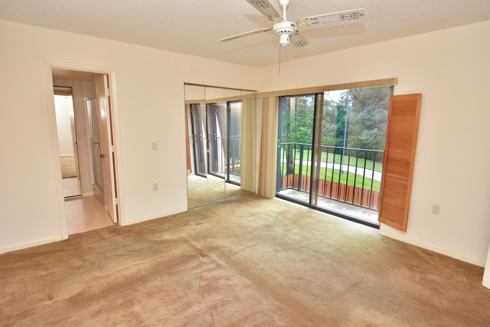 EMERALD LAKES - Residential