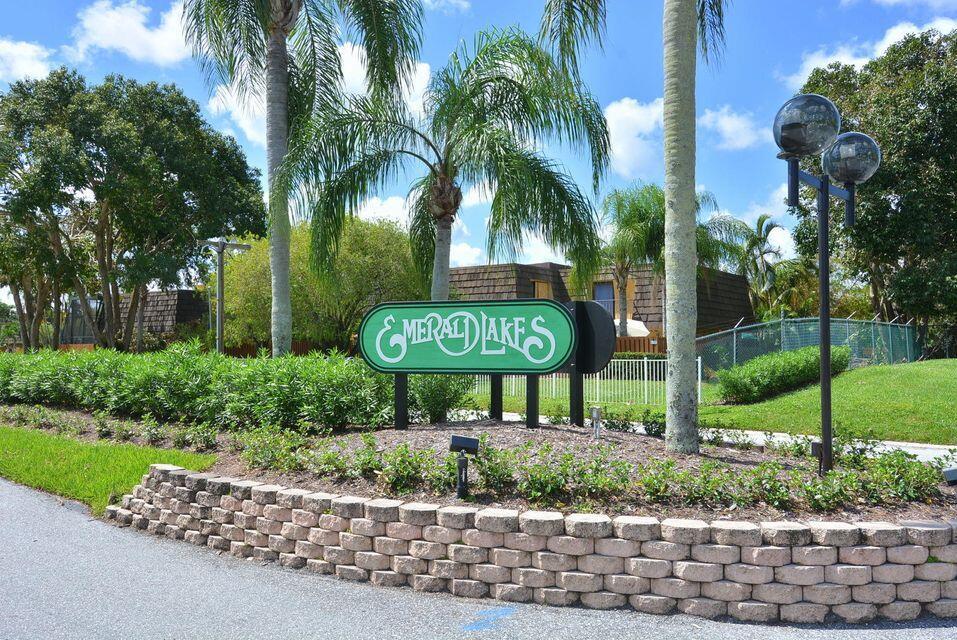 EMERALD LAKES - Residential