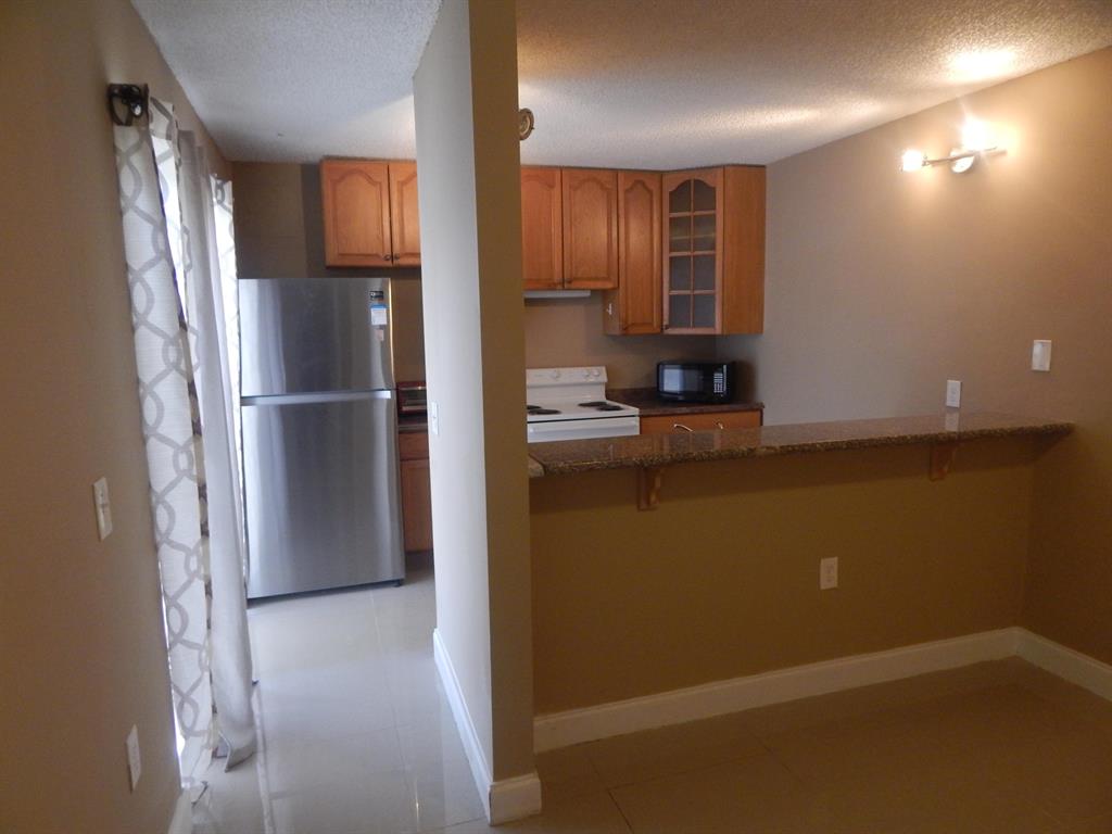 VILLAGE OF SANDALWOOD LAKES 3 - Residential Lease