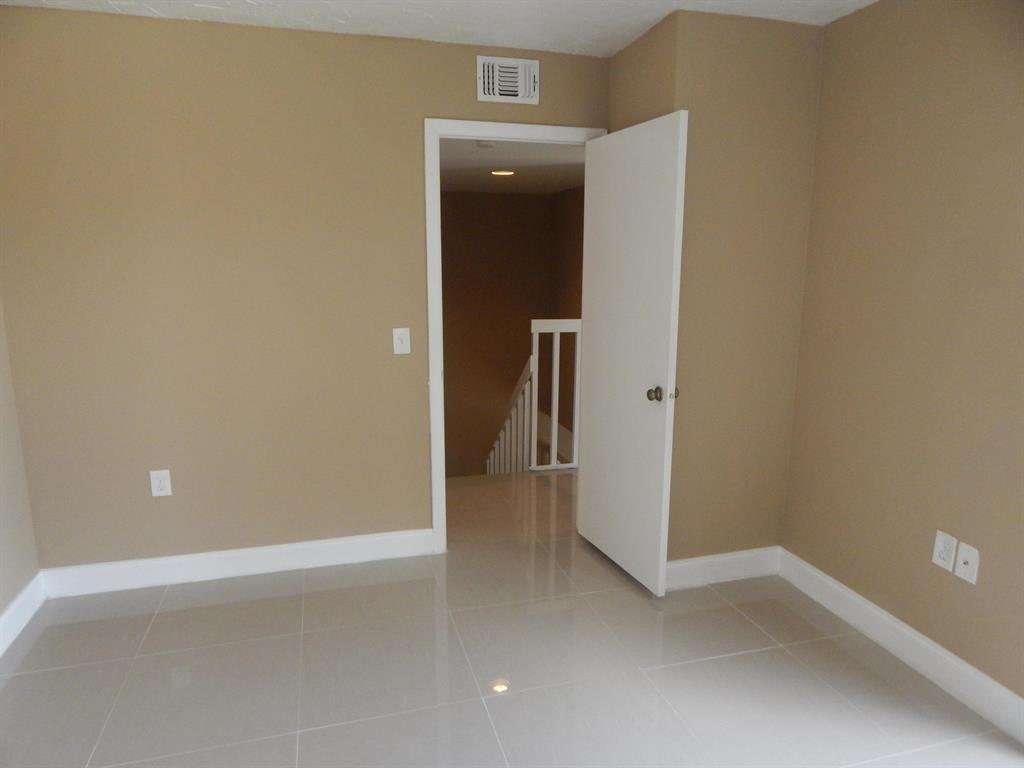 VILLAGE OF SANDALWOOD LAKES 3 - Residential Lease