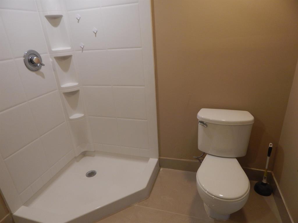 VILLAGE OF SANDALWOOD LAKES 3 - Residential Lease