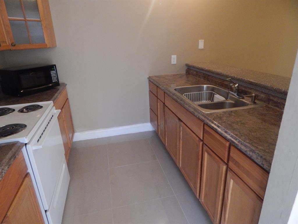 VILLAGE OF SANDALWOOD LAKES 3 - Residential Lease