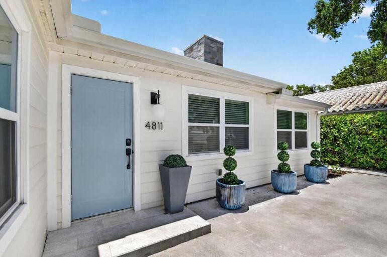 4811 N FLAGLER Drive
